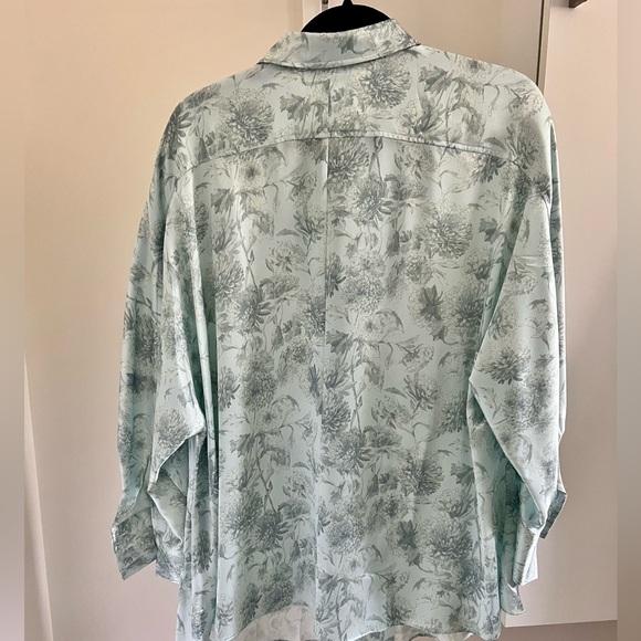 Vince Dahlia Sculpted Silk Blouse - Picture 2 of 4